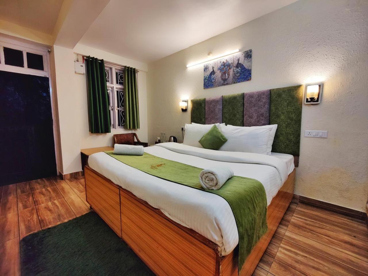 Jakhu Vibes Shimla Buitenkant foto